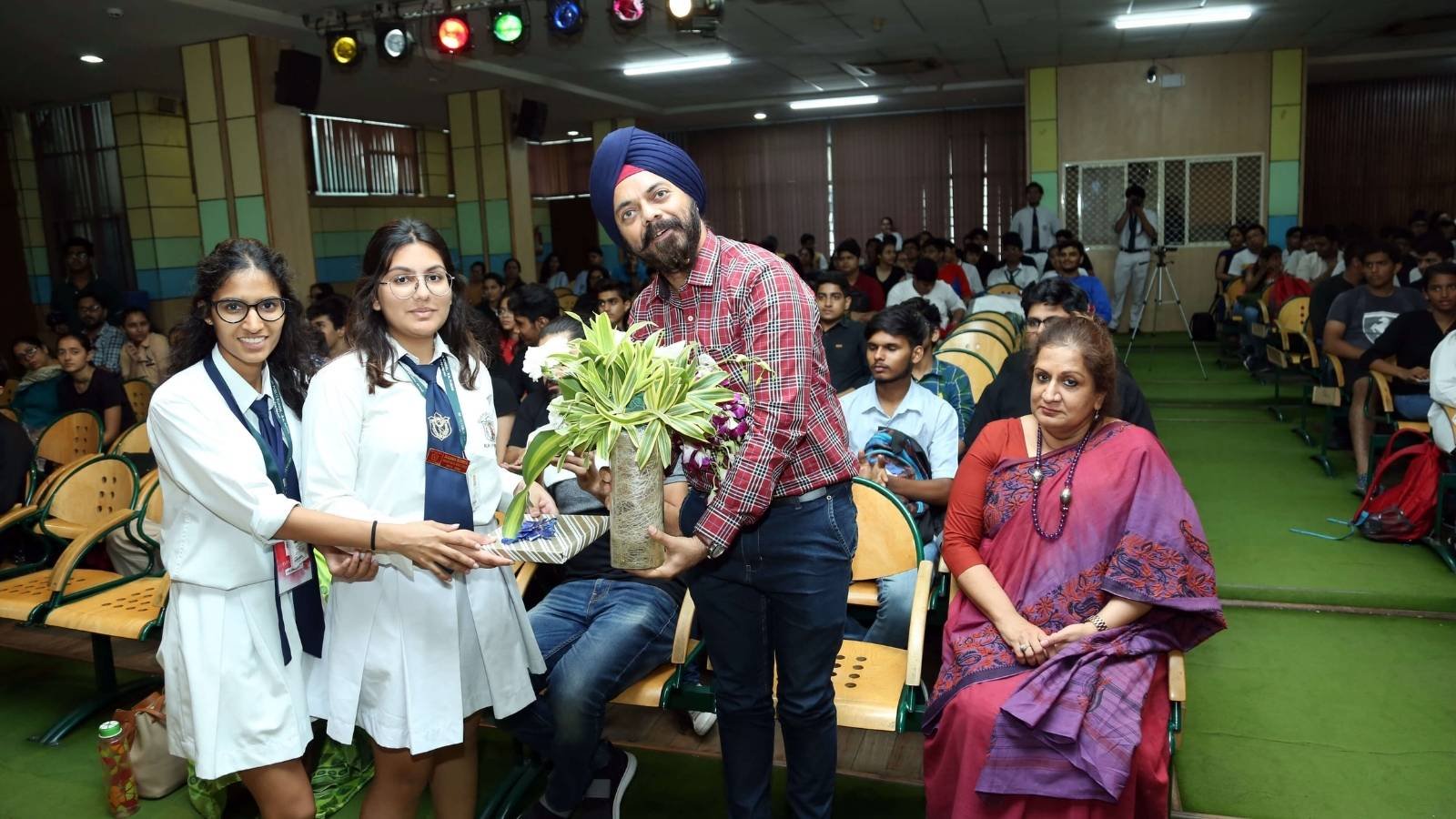 DPS RK Puram organised the Annual Inter School Theatre Fest: THEATRON 2019