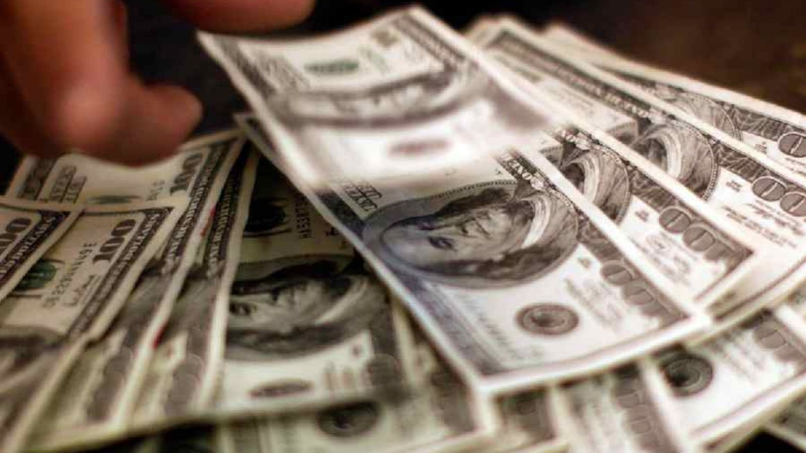 RBI Shuts Forex Swap Window Early: Banks Sprint for Dollars
